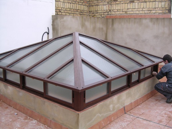 MONTERA DE ALUMINIO Y CRISTAL, Ventanahogar Ventanas de aluminio, pvc, mosquiteras, toldos, portones, mamparas de baño, balcones, mobiliario, cristales, techos fijos y moviles, VentanaHogar, aluminio,PVC,PUERTA DE CRISTAL, CHICLANA, SAN FERNANDO, CADIZ, JEREZ, PUERTO REAL, PUERTO SANTA MARIA, CONIL , CORTINA DE CRISTAL, KOMMERLING, SCHUCO, ABATIBLE, CORREDERA, PUERTA SECCIONAL,VIDRIO, SEGURIDAD, MAMPARA DE BAÑO, MAMPARA DE DUCHA.