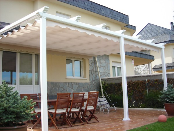 TOLDO PERGOLA ALUMINIO BLANCO, Ventanahogar Ventanas de aluminio, pvc, mosquiteras, toldos, portones, mamparas de baño, balcones, mobiliario, cristales, techos fijos y moviles, VentanaHogar, aluminio,PVC,PUERTA DE CRISTAL, CHICLANA, SAN FERNANDO, CADIZ, JEREZ, PUERTO REAL, PUERTO SANTA MARIA, CONIL , CORTINA DE CRISTAL, KOMMERLING, SCHUCO, ABATIBLE, CORREDERA, PUERTA SECCIONAL,VIDRIO, SEGURIDAD, MAMPARA DE BAÑO, MAMPARA DE DUCHA.